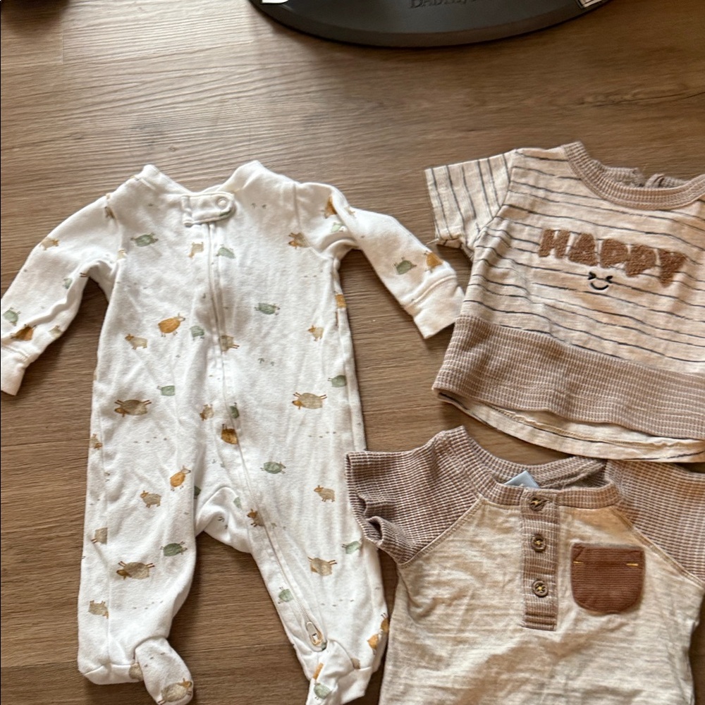 Baby clothes bundle